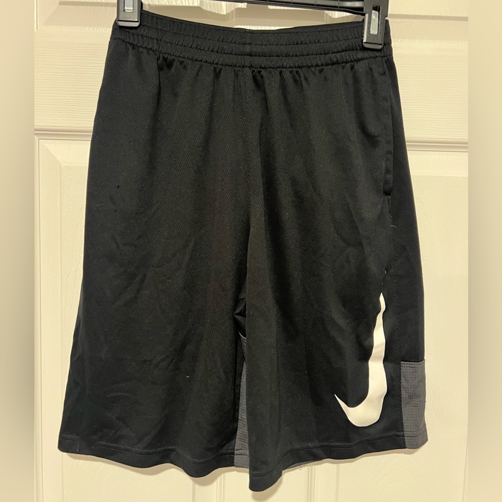 Nike Shorts - YXL - long and loose